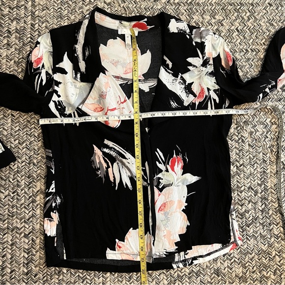 Leith Black Floral Button Down - Picture 4 of 7